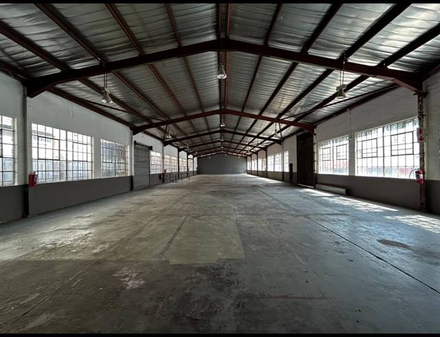 3,720M² WAREHOUSE TO LET IN WYNBERG